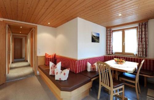 Damuels Apartment | Comfortable Apartment in Damüls with Swimming Pool