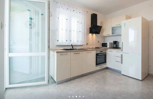 Bartici Apartment | Comfortable apartment in Bartići
