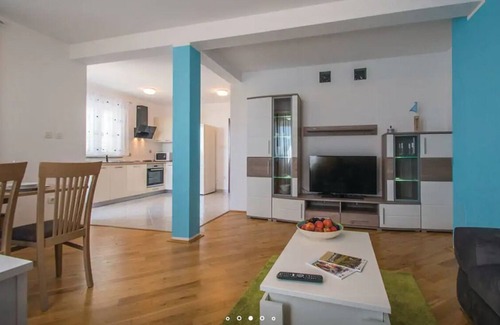 Bartici Apartment | Comfortable apartment in Bartići