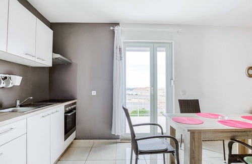 Novalja House | Comfortable Apartment in Novalja near Zrče Beach