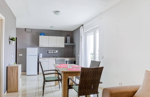 Novalja House | Comfortable Apartment in Novalja near Zrče Beach
