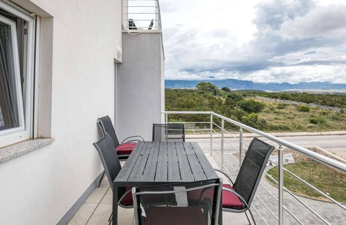 Novalja House | Comfortable Apartment in Novalja near Zrče Beach
