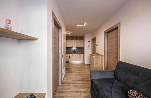Predazzo Apartment | Comfortable Apartment “Vacanze Arcobaleno - Verde” with Mountain View