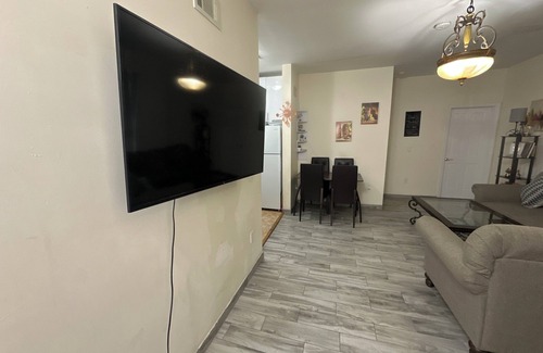 Ocean Parkway Apartment | Comfortable apartment close to New York City 20 min