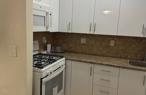 Ocean Parkway Apartment | Comfortable apartment close to New York City 20 min