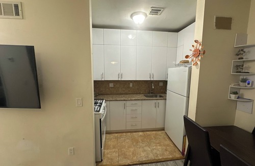 Ocean Parkway Apartment | Comfortable apartment close to New York City 20 min