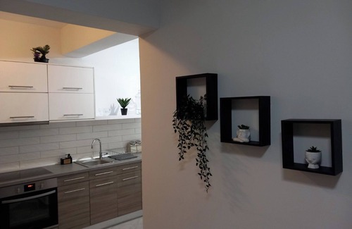 Larissa Apartment | Comfortable Apartment with Modern Amenities. Perfect for Exploring the City!
