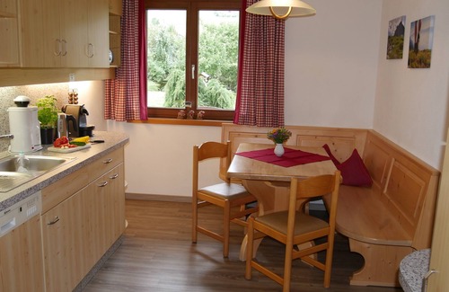 Lans Apartment | Comfortable large vacation apartments near Innsbruck in hiking/skiing/bike region