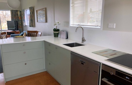 Taupo Apartment | Comfortable, attractive Greens Landing Apartment
