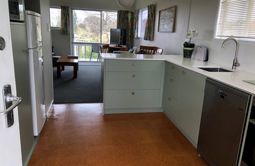 Taupo Apartment | Comfortable, attractive Greens Landing Apartment