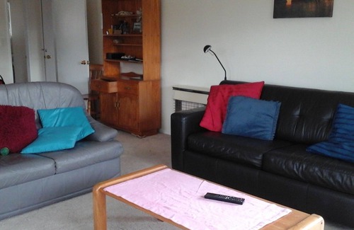 Paraparaumu Beach House | Comfortable beach house 200 meters from Paraparaumu beach