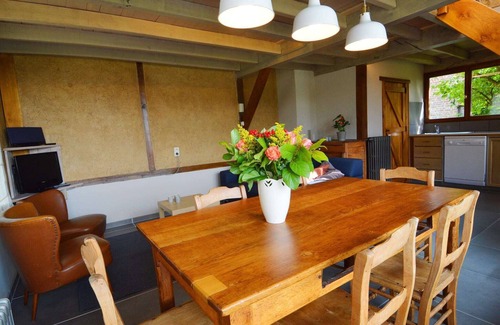 Flobecq House | Comfortable Home with Sauna