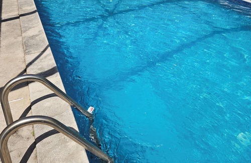 Winter Haven House | Comfortable bedroom and house to stay in w/swimming pool.