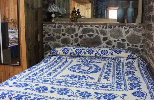 Jocotitlan Hotel | COMFORTABLE BEDROOM SALAM FURNISHED OF 25 M2 BUILT IN A HOUSE OF THE XVII CENTURY