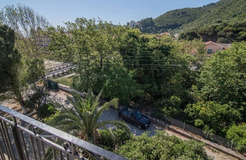 Poros Apartment | comfortable, bright apartment near the sea