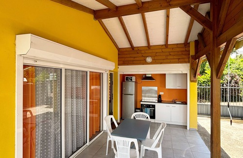 Trois-Rivieres House | Comfortable bungalow with pool