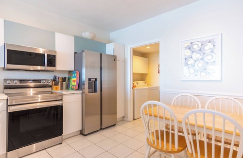 Sunny Isles Beach Condo | Comfortable condo with amazing bay views | WIFI + Parking