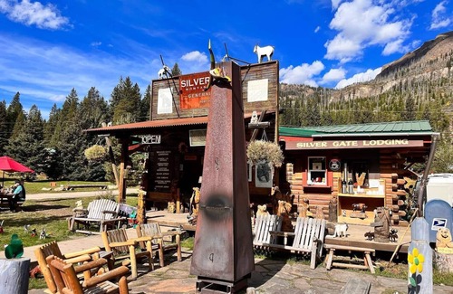 Cooke City-Silver Gate Cabin | Comfortable Cabin next to Yellowstone National Park