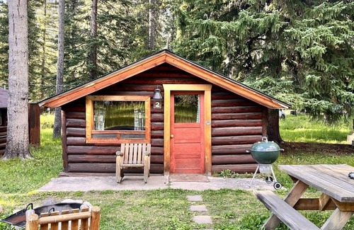 Cooke City-Silver Gate Cabin | Comfortable Cabin next to Yellowstone National Park