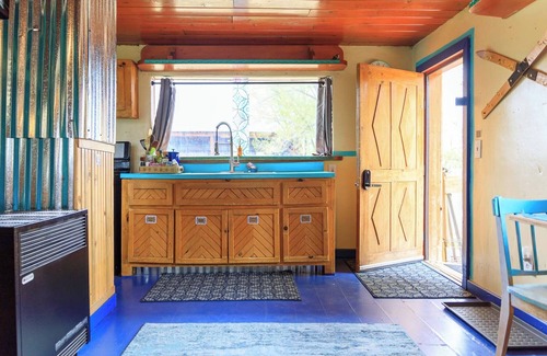 Taos Cabin | Comfortable Casita centrally located to the myriad of experiences here in Taos!