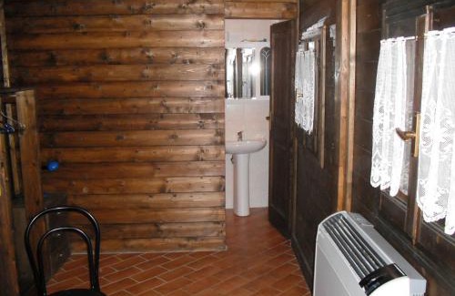 Ventasso Ski Chalet | Comfortable Chalet in Giarola with Mountain View