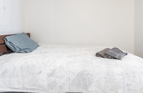 Cote-Des-Neiges—Notre-Dame-De-Grace House | Comfortable city apartment for 2 people