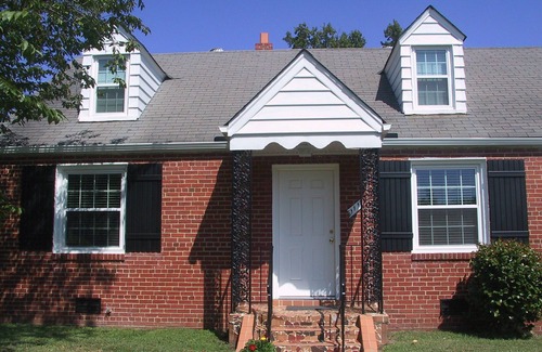 North Chesterfield House | Comfortable, Clean and Clutter Free - Pet Friendly