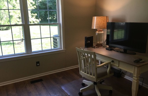 Bloomington Condo | Comfortable, Clean, Roomy, and Close to the Action