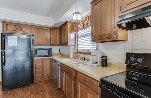 St. Joseph House | Comfortable & Clean 2-bdrm Home W/Great Amenities
