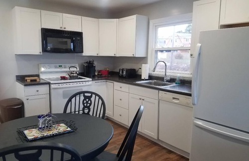 Owls Head House | Comfortable, Close to Town Home, with Oceanview.