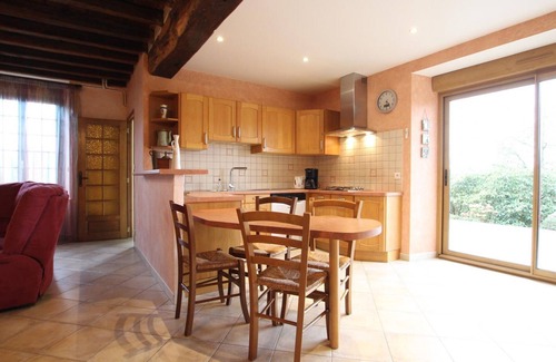 Tirepied Cottage | Comfortable cottage with private garden, pets allowed