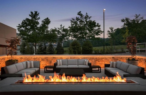 Berkeley Heights Hotel | Comfortable Countryside Stay! 4 Relaxing Units, Pool, Free Breakfast!