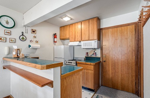 Bear Valley House | Comfortable Condo - Pets Allowed - TM#18 by Bear Valley Vacation Rentals