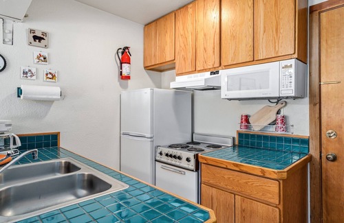 Bear Valley House | Comfortable Condo - Pets Allowed - TM#18 by Bear Valley Vacation Rentals