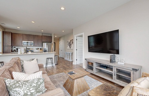 Inglewood Condo | Comfortable condo with AC, kitchen, wifi - near attractions