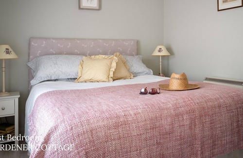 Ash Mill Cottage | Comfortable contemporary cottage on dog-friendly Devonshire country estate