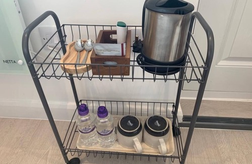 Cherry Hinton House | Comfortable cosy double ensuite room 'Karibu'