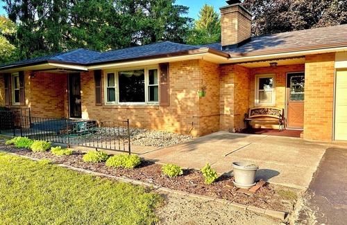 Berrien Springs House | Comfortable country home in Berrien Springs, Lake Chapin, Wine Trail, Notre Dame