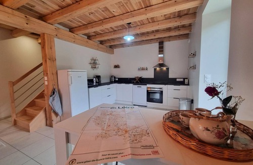 Gumieres Cottage | Comfortable Country House for 10 with Wifi