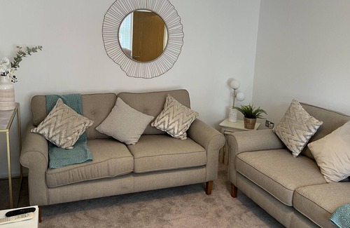 Crewe House | Comfortable Crewe Home