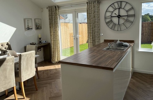 Crewe House | Comfortable Crewe Home