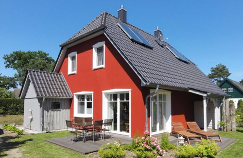 Wieck auf dem Darss House | comfortable holiday home in Wieck, fireplace, sauna, Wi-Fi, garden, 2 terraces