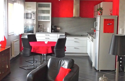 Ribeauville House | Comfortable detached house with garden and private parking