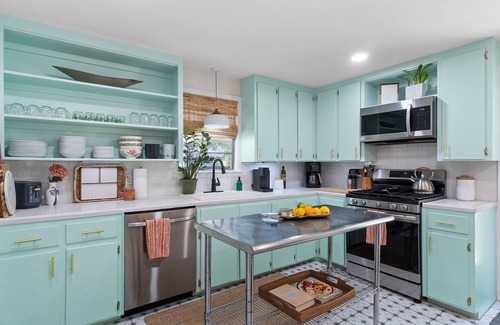 South Pensacola House | Comfortable Downtown Pensacola Stay Pet Friendly Yard Fire Pit Game Room