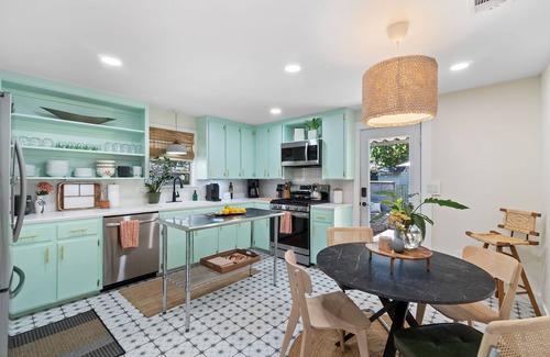 South Pensacola House | Comfortable Downtown Pensacola Stay Pet Friendly Yard Fire Pit Game Room