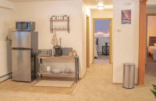 College House | Comfortable Duplex in Nature - Minutes to Town