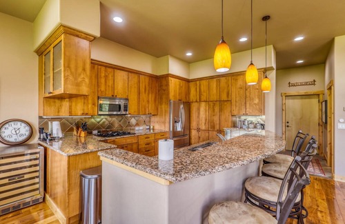 Edwards House | Comfortable Duplex only 10 Min to Skiing