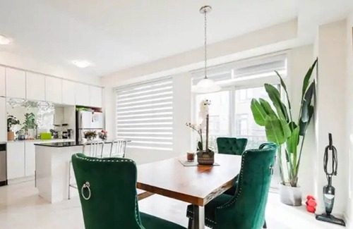 Oakville House | Comfortable Executive Townhome