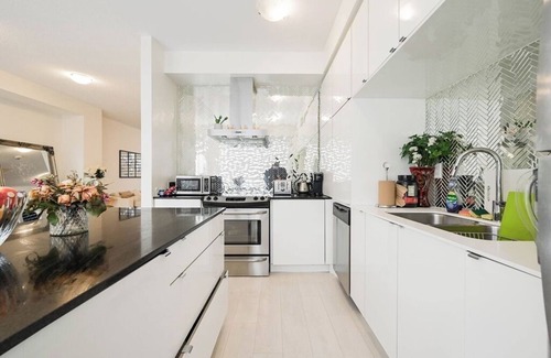 Oakville House | Comfortable Executive Townhome