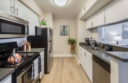 Roseville Apartment | Comfortable Extended Stay Retreat in Roseville